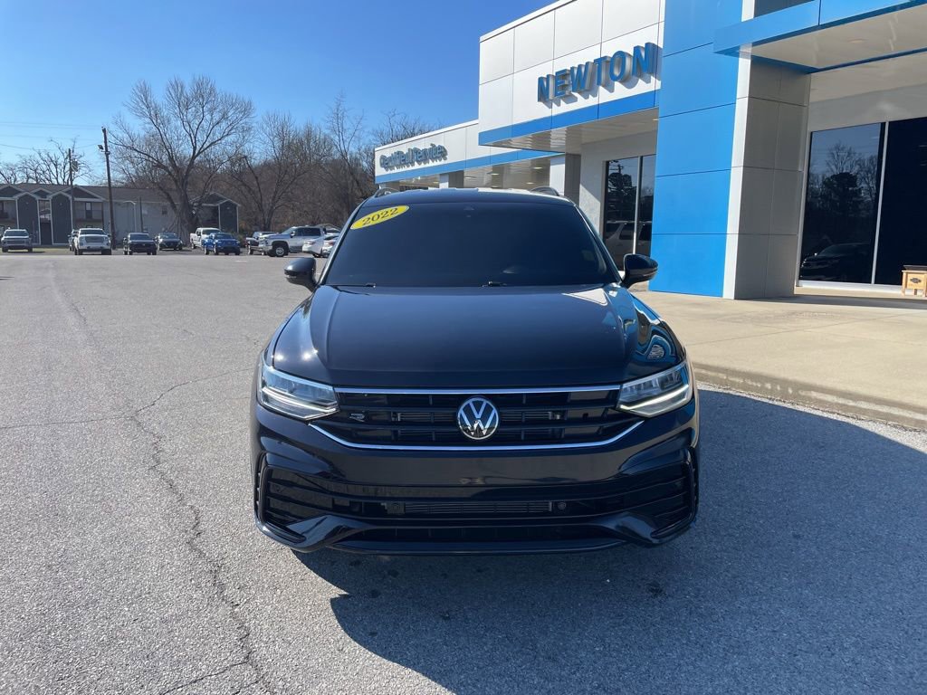 Used 2022 Volkswagen Tiguan SE R-Line image 2