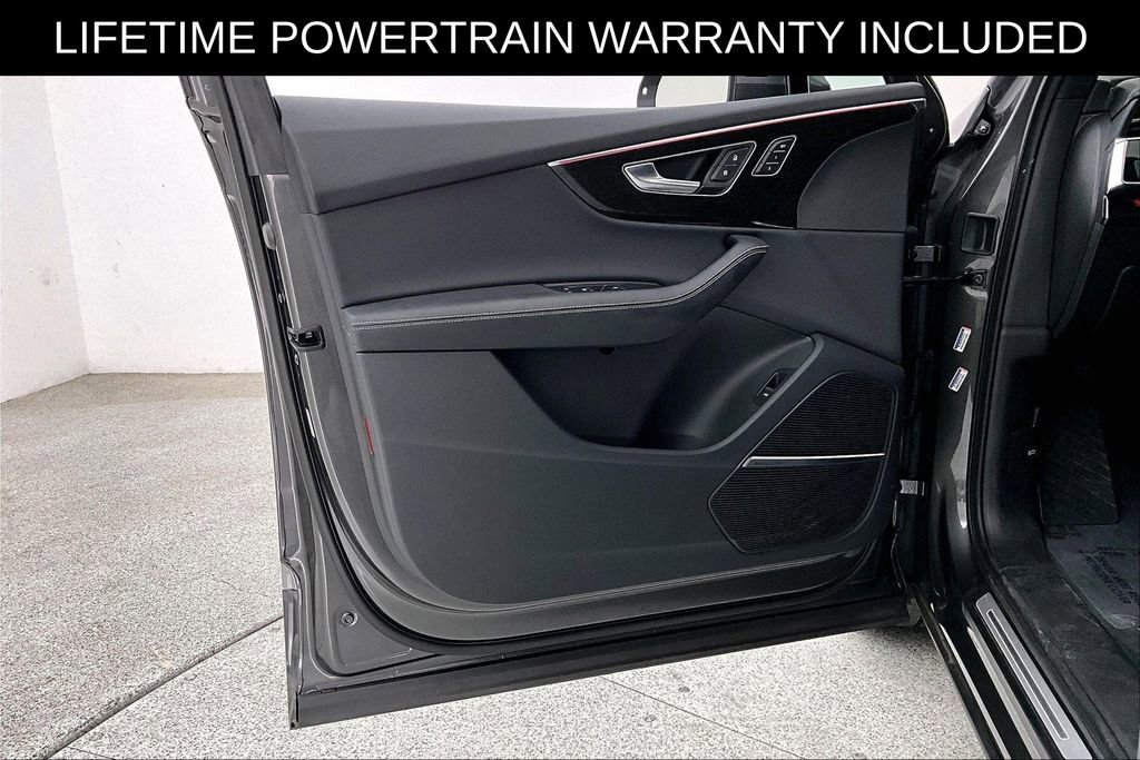 Used 2025 Audi Q7 3.0T Premium Plus image 23