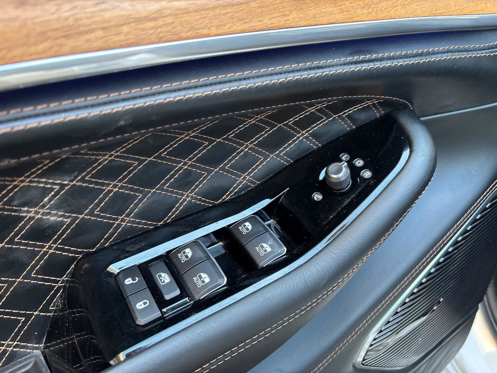 Used 2022 Jeep Grand Cherokee Summit image 10