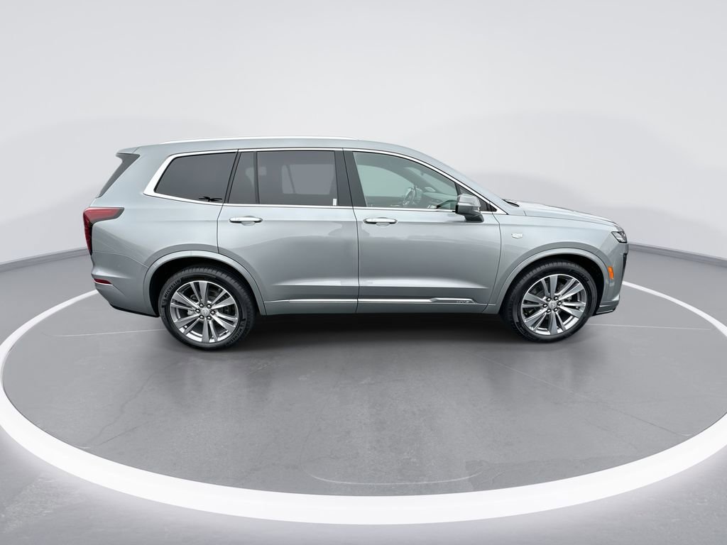 Used 2025 Cadillac XT6 Premium Luxury FWD image 9