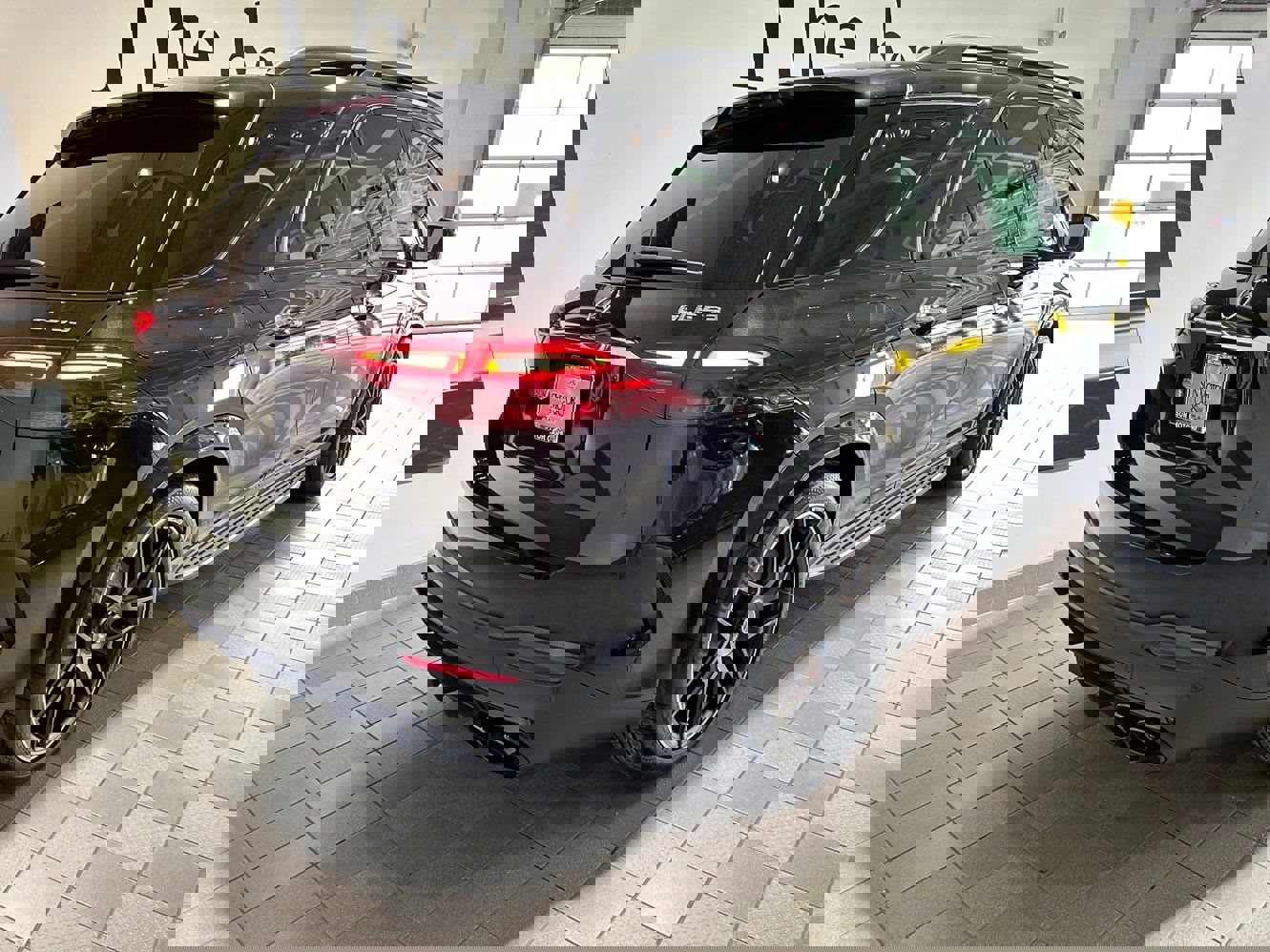 New 2026 Mercedes-Benz GLE 53 AMG Pinnacle 4MATIC image 4