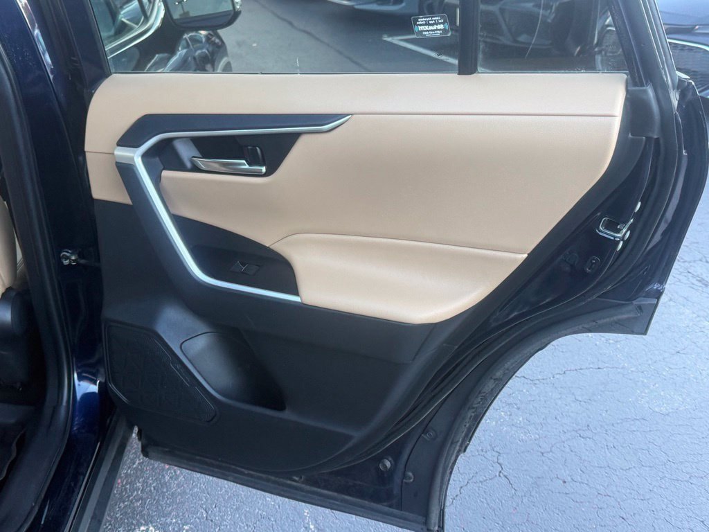 Certified 2021 Toyota RAV4 XLE Premium AWD/4WD image 20