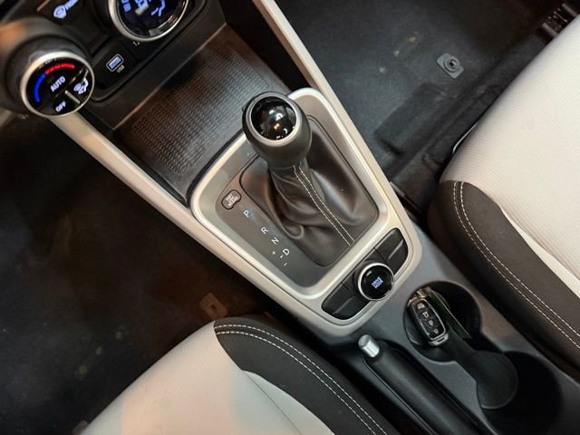 Certified 2024 Hyundai Venue SEL image 28