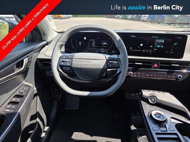 New 2025 Kia EV6 Wind image 19