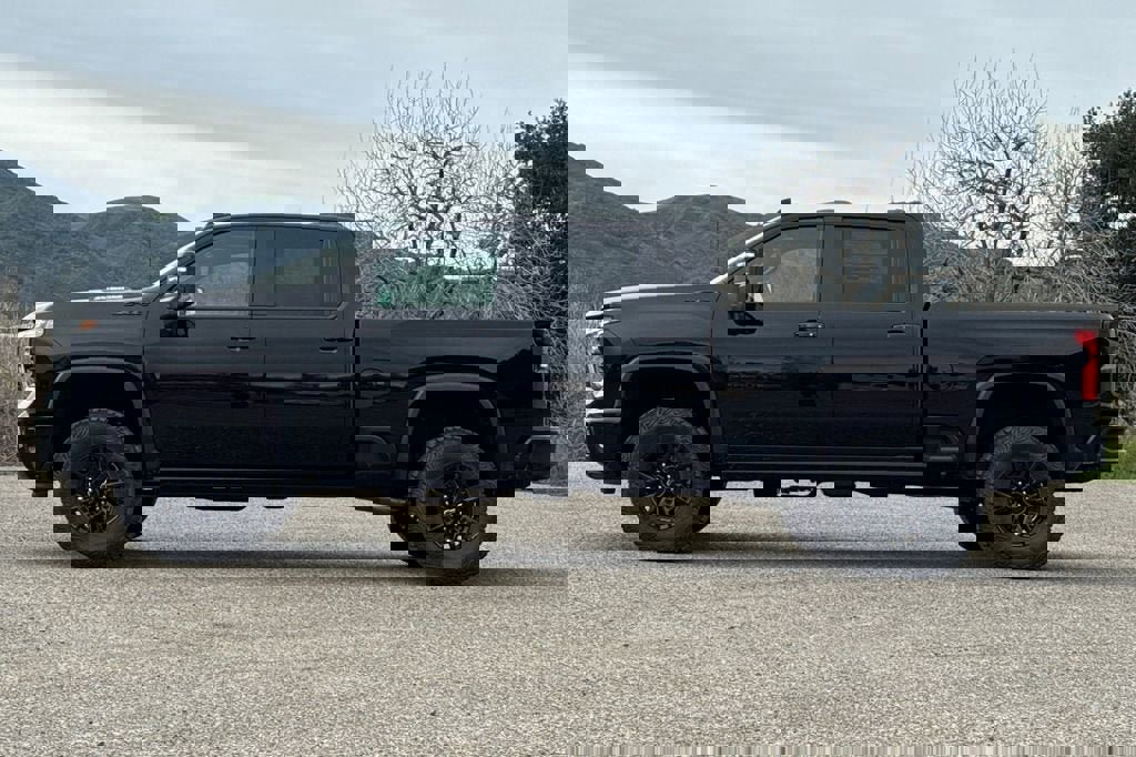 New 2026 Chevrolet Silverado 2500 ZR2 w/ LPO, Dark Essentials Package image 7