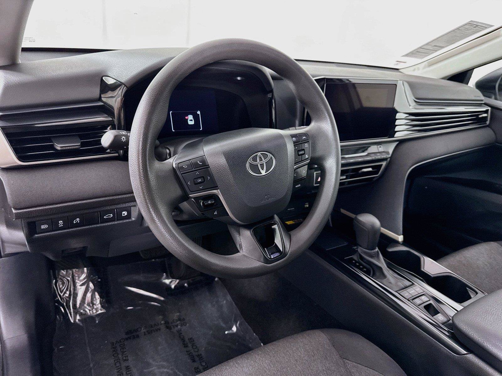 Used 2025 Toyota Camry LE FWD image 4