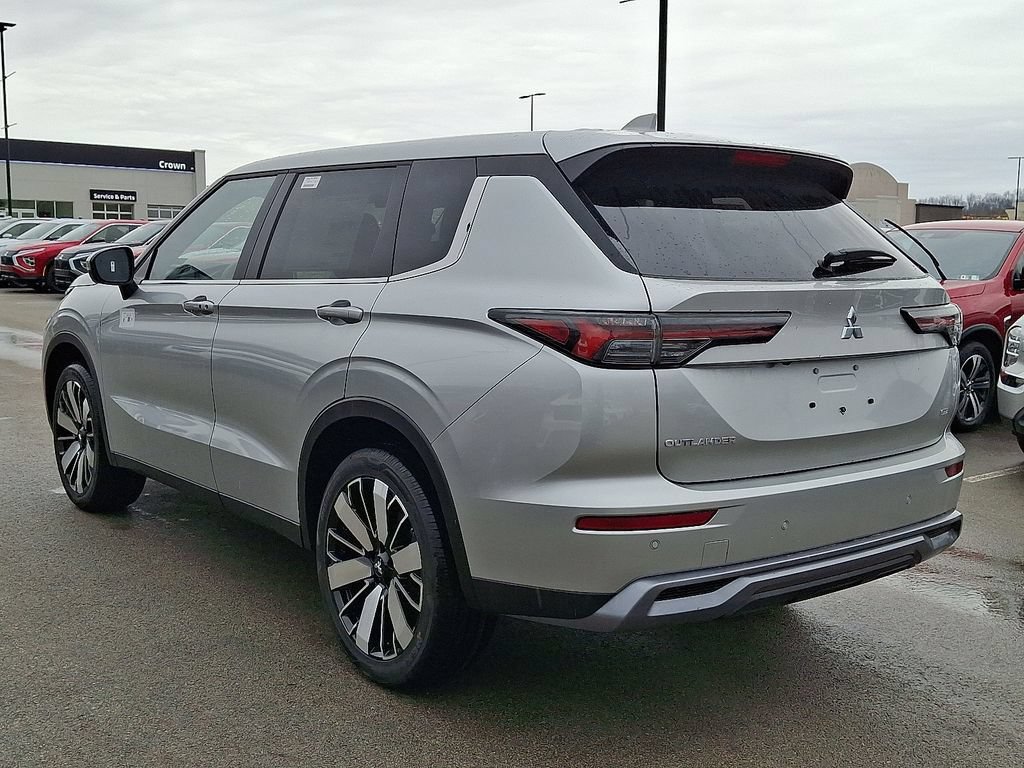 New 2026 Mitsubishi Outlander SE AWD/4WD image 3