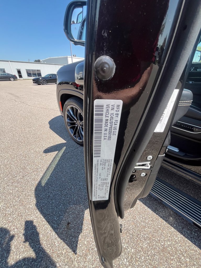 Used 2025 Jeep Grand Wagoneer L Series II Obsidian w/ Quick Order Packagew 28T AWD/4WD image 23