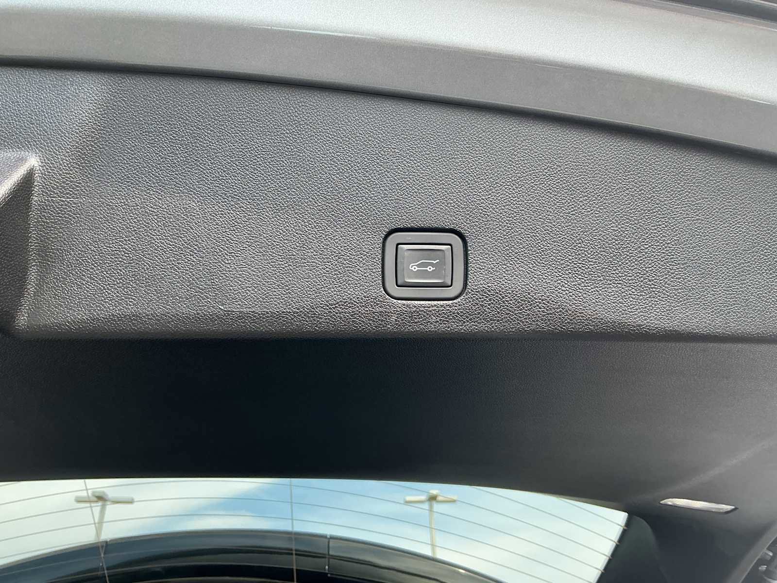 Used 2024 Cadillac XT6 Luxury w/ LPO, Floor Liner Package image 33