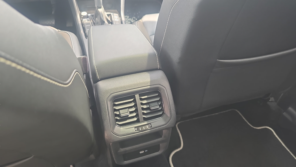 Used 2023 Volkswagen Taos SEL AWD/4WD image 11