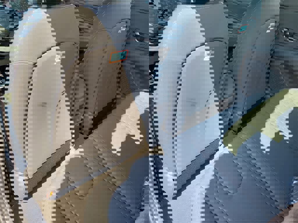 New 2025 Hyundai Elantra SEL image 9