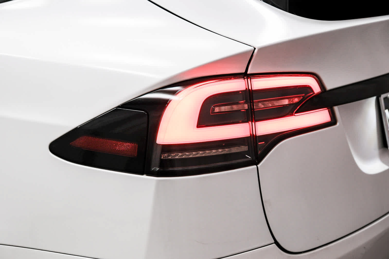 Used 2023 Tesla Model X AWD/4WD image 8