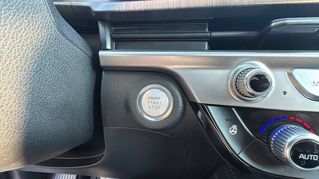 Used 2024 Kia Telluride EX w/ EX Captain's Chair Package AWD/4WD image 16