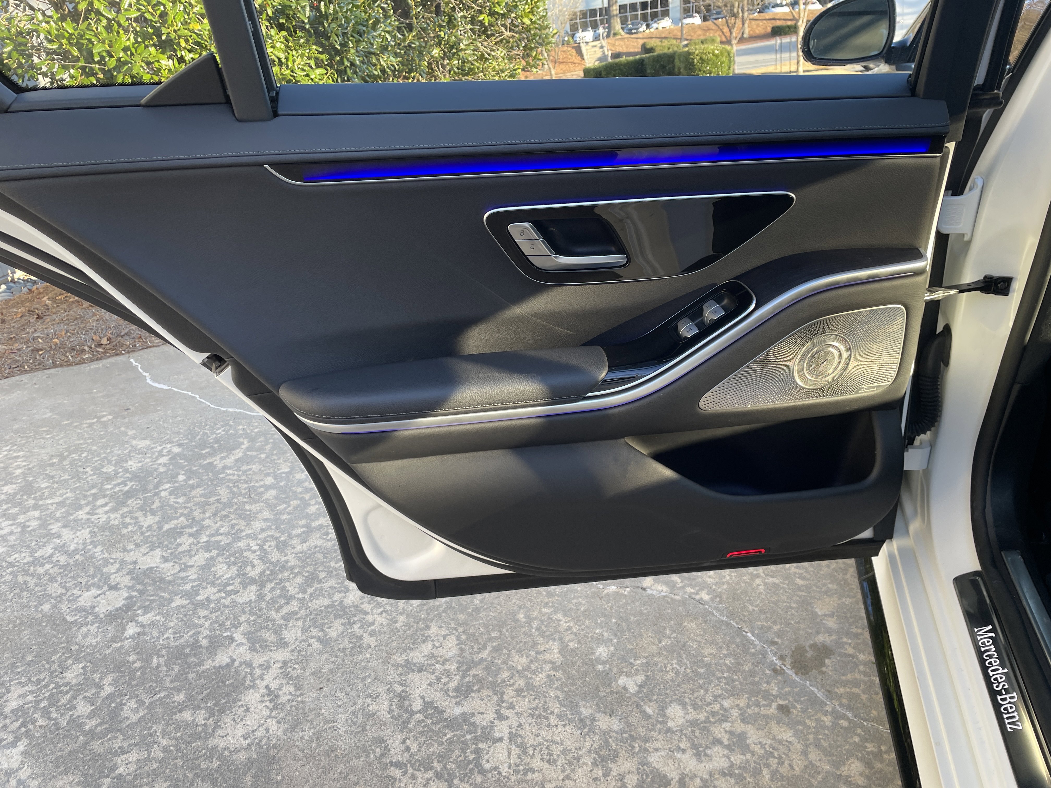 Certified 2022 Mercedes-Benz S 500 4MATIC w/ AMG Line Package image 36
