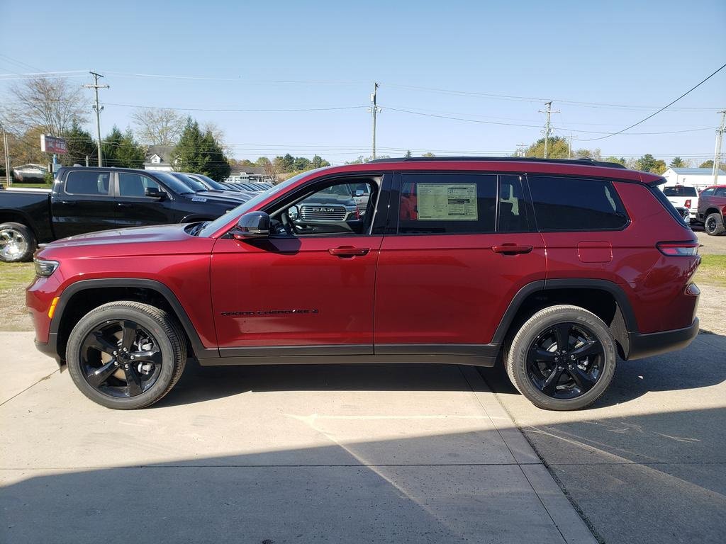 New 2025 Jeep Grand Cherokee L Altitude image 6