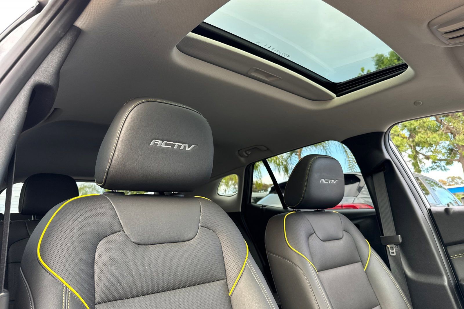 Used 2024 Chevrolet Trax ACTIV w/ Sunroof Package image 16