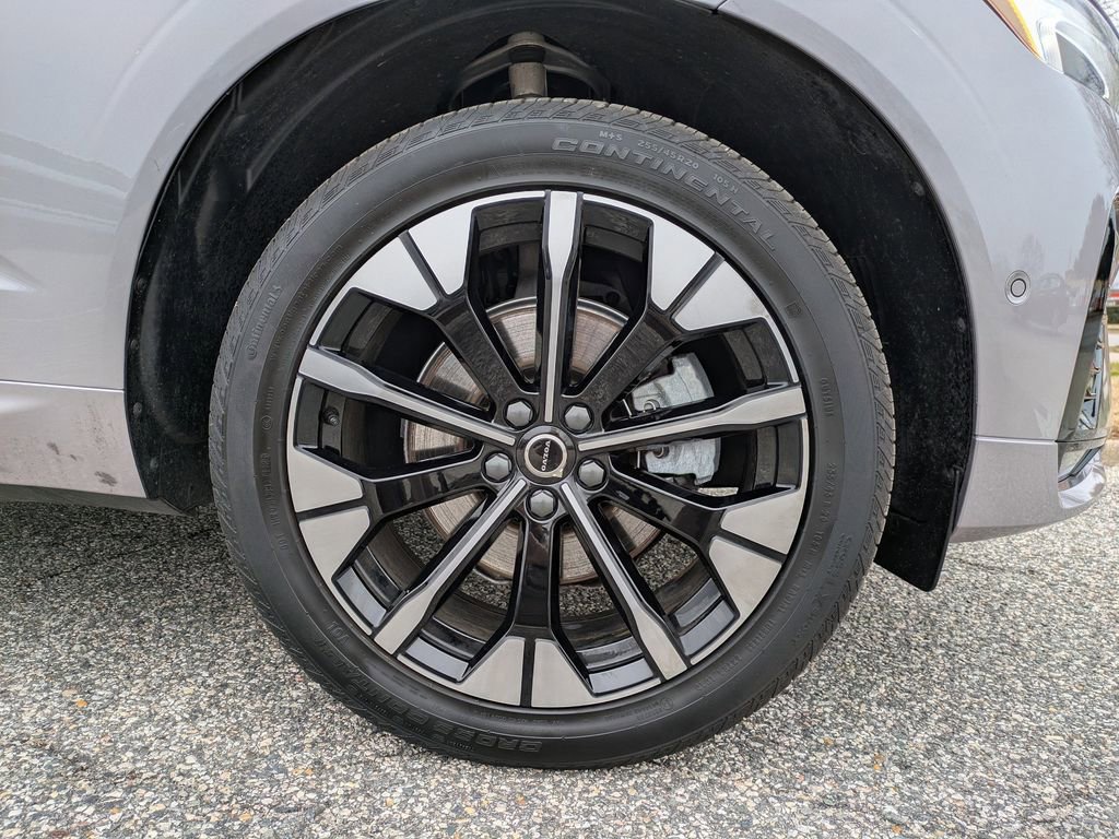New 2026 Volvo XC60 B5 Plus w/ Climate Package AWD/4WD image 11