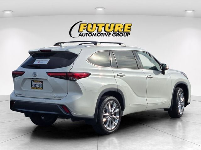 Certified 2021 Toyota Highlander Limited FWD image 5