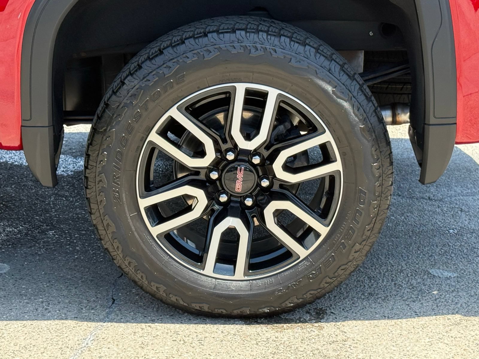Used 2025 GMC Sierra 1500 AT4 w/ Technology Package AWD/4WD image 17