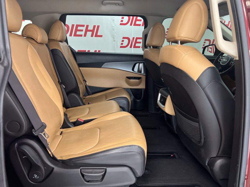 Used 2023 Kia Carnival LX FWD image 10