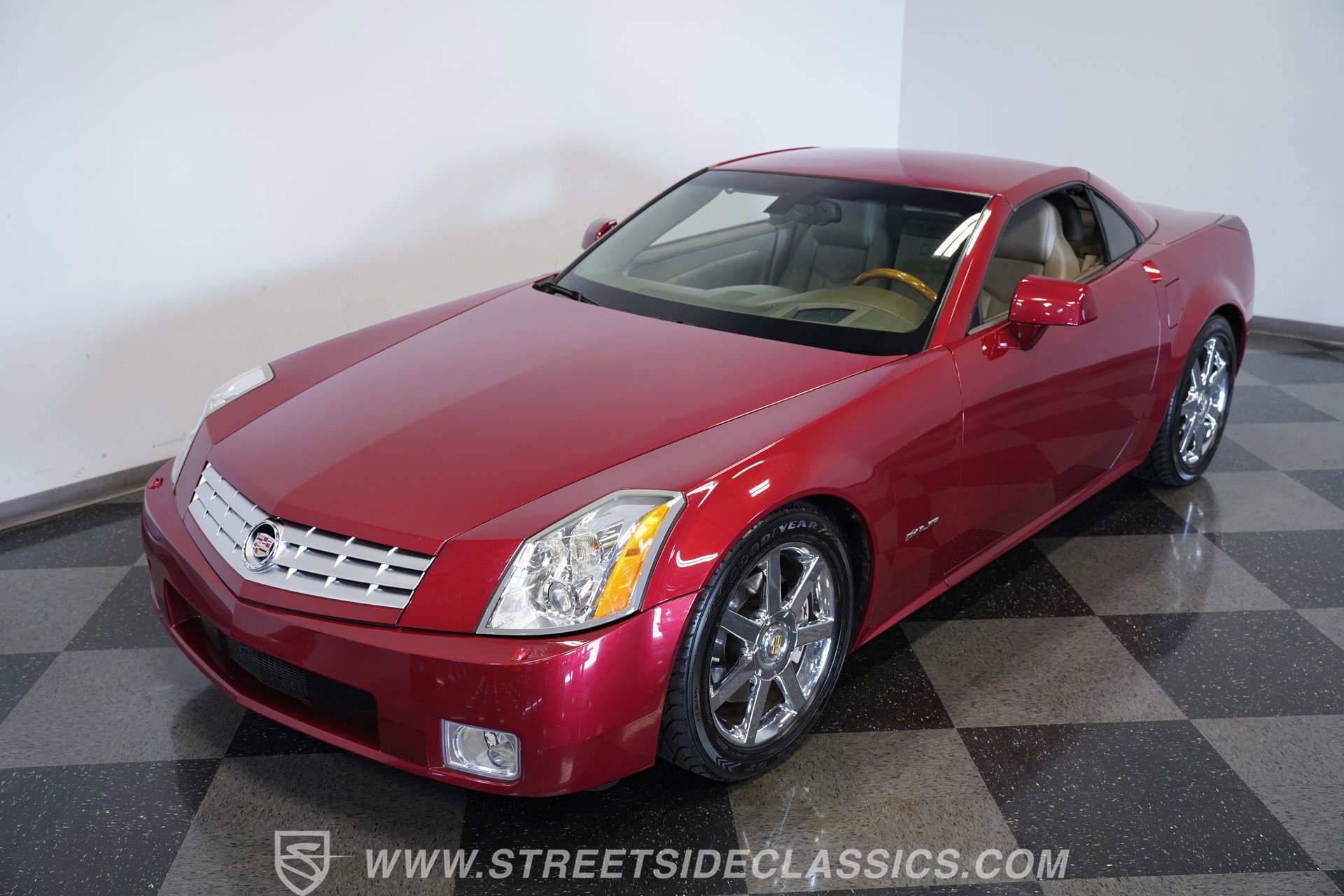 Used 2005 Cadillac XLR image 21