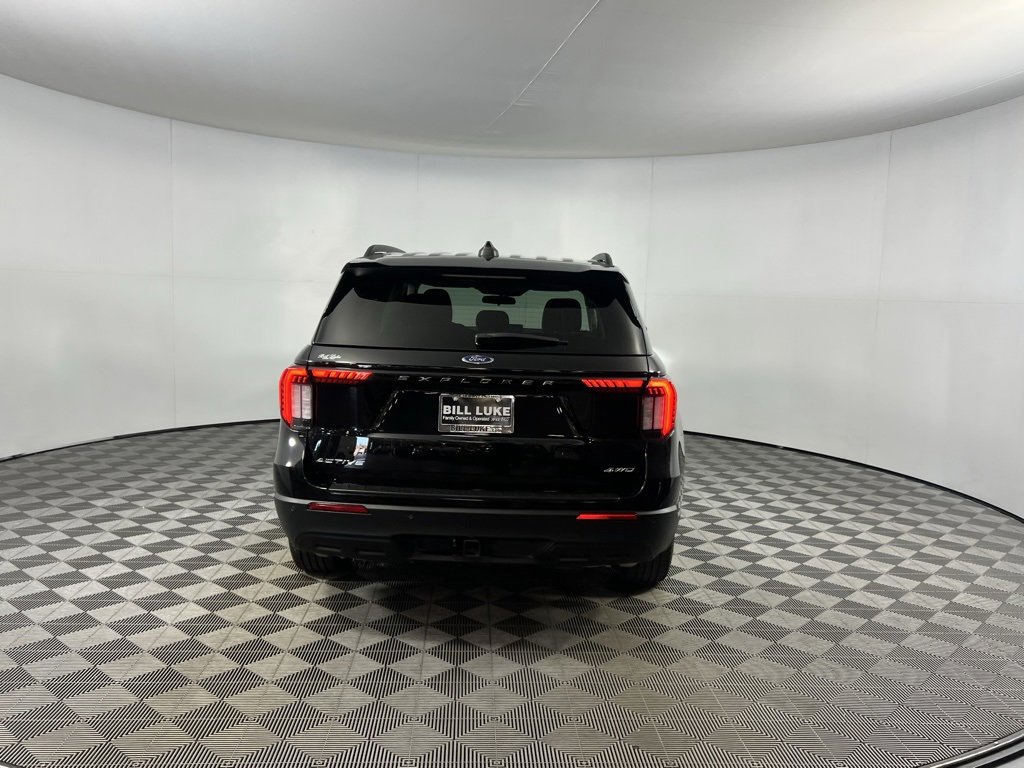 Used 2025 Ford Explorer Active image 8