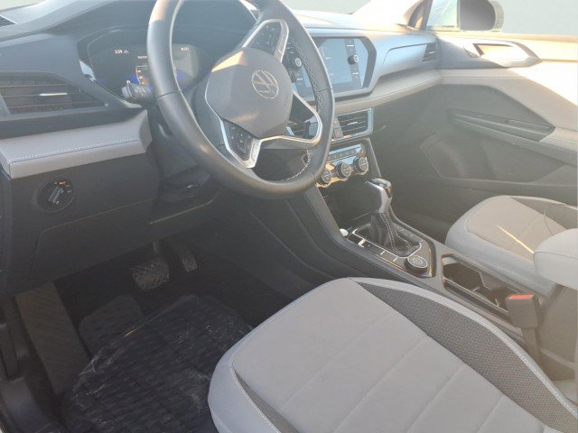 Certified 2024 Volkswagen Taos SE image 12