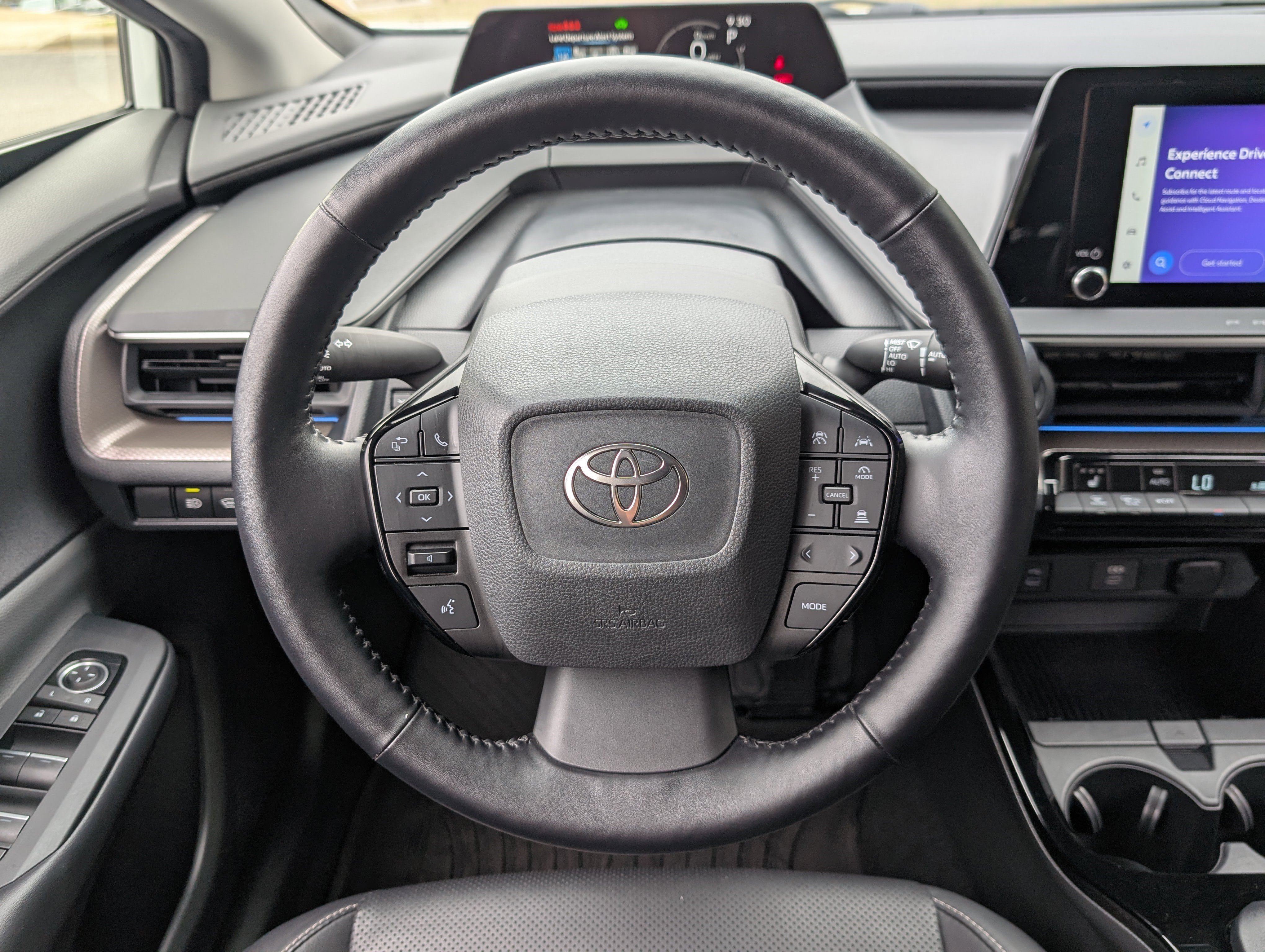 Used 2023 Toyota Prius XLE FWD image 23