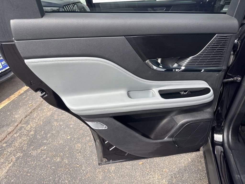 Used 2022 Lincoln Corsair AWD w/ Premium Package image 19