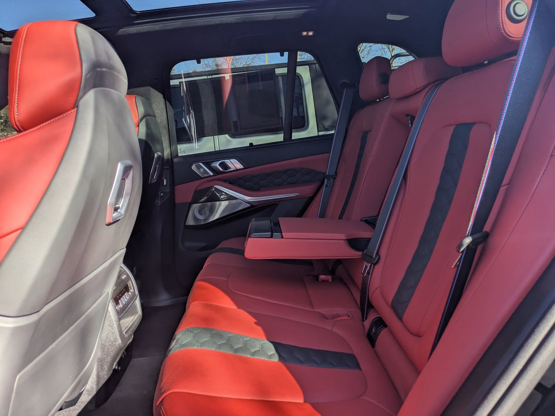 Used 2025 BMW X5 M Competition w/ Executive Package image 14