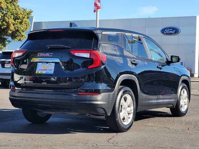 Used 2024 GMC Terrain SLE image 6