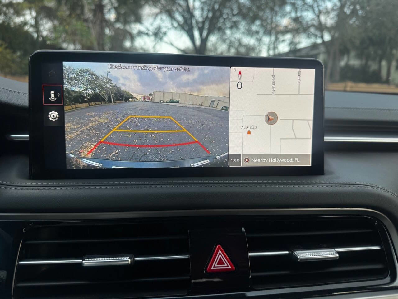 Used 2025 Genesis G70 2.5T image 43