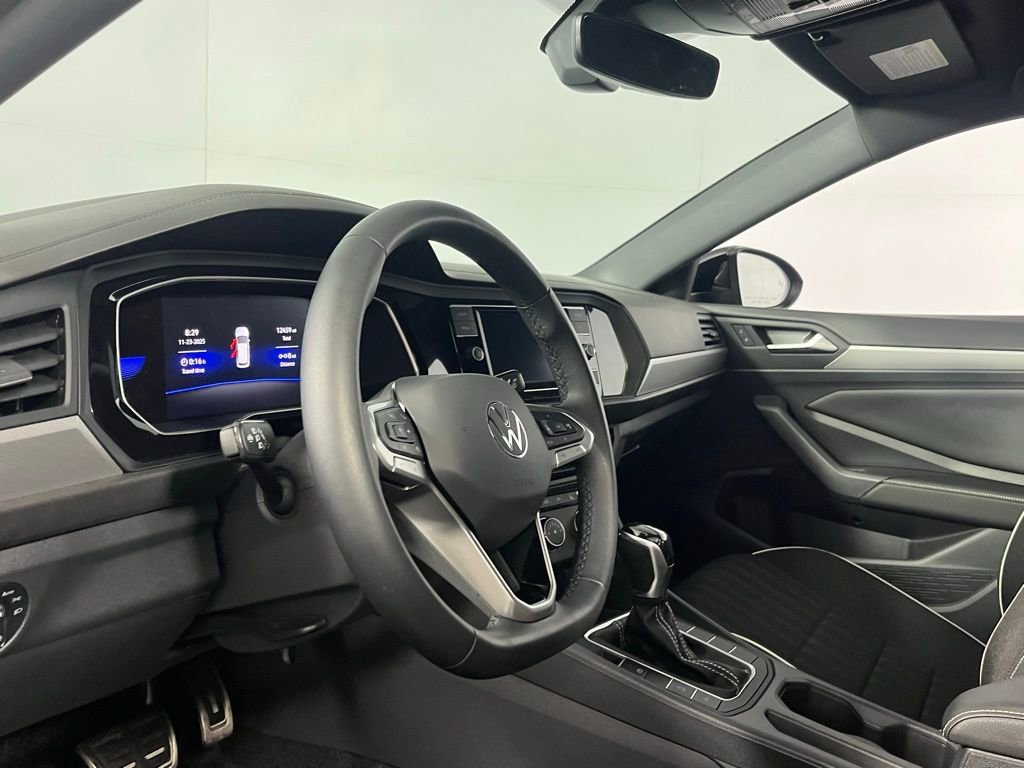 Used 2024 Volkswagen Jetta Sport image 18