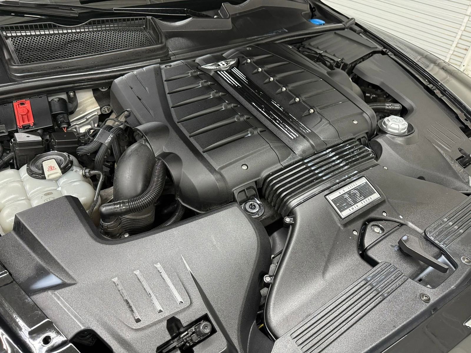 Used 2018 Bentley Bentayga image 47