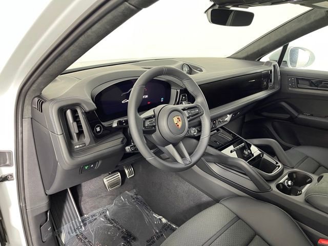 New 2026 Porsche Cayenne GTS image 4