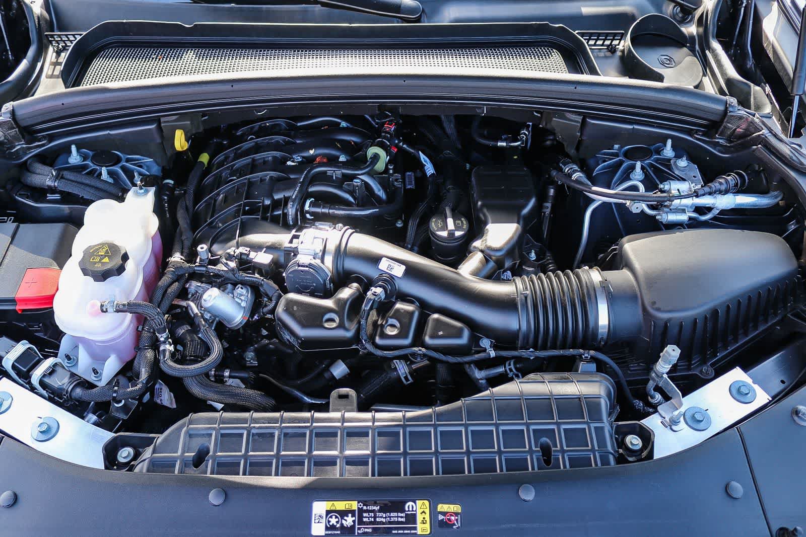 Used 2025 Jeep Grand Cherokee L Laredo RWD image 27