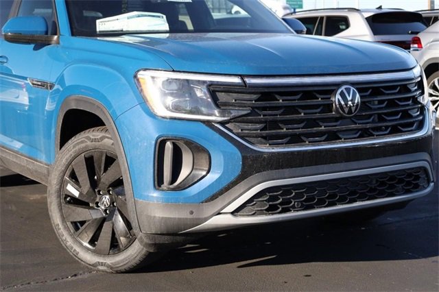 New 2025 Volkswagen Atlas Cross Sport SE image 3