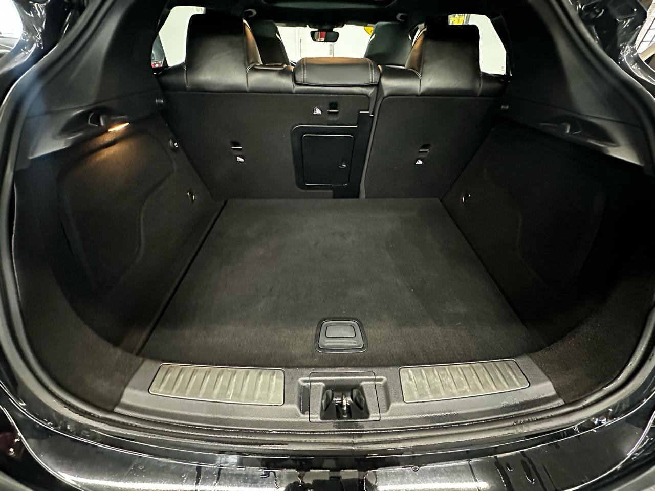 Used 2018 INFINITI QX30 Sport w/ Sport Leather Package image 18