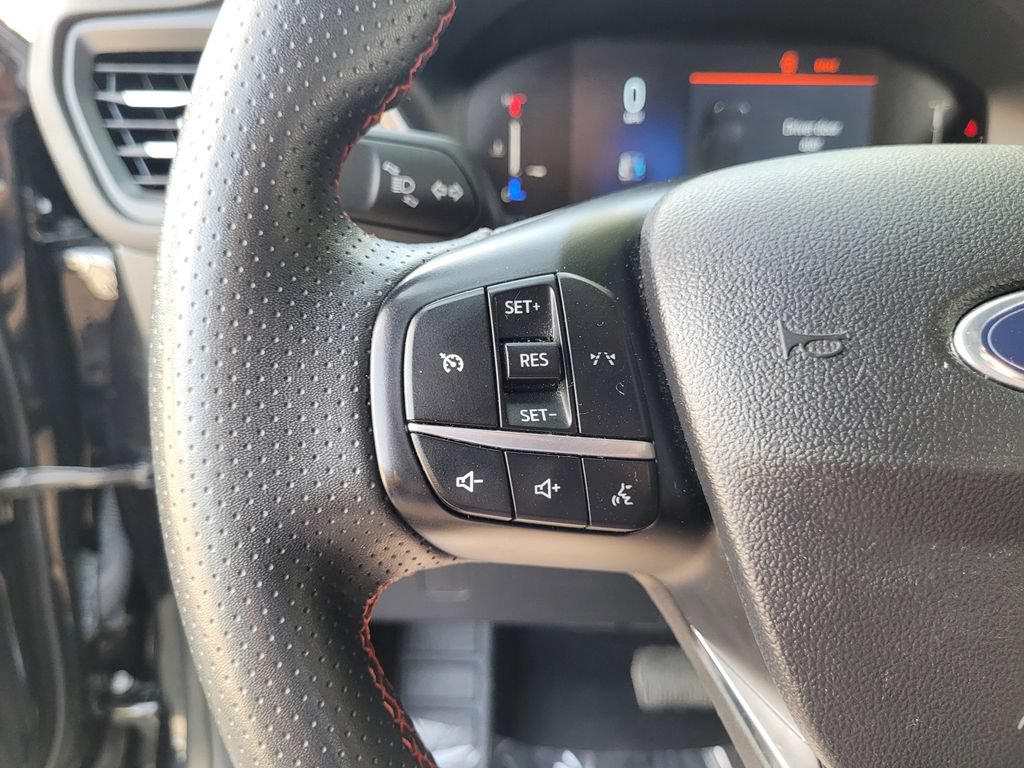 Used 2025 Ford Escape ST-Line FWD image 25