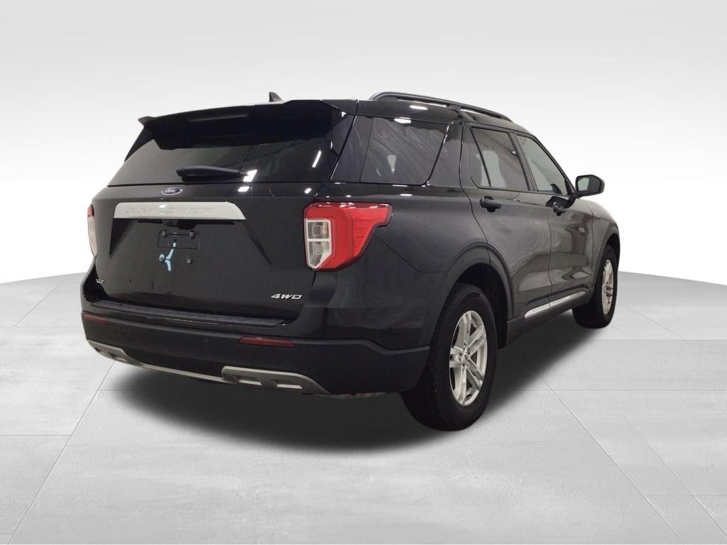 Used 2022 Ford Explorer XLT w/ Equipment Group 202A image 4