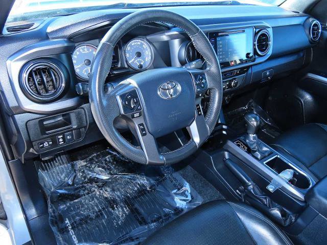 Used 2019 Toyota Tacoma TRD Off-Road image 2