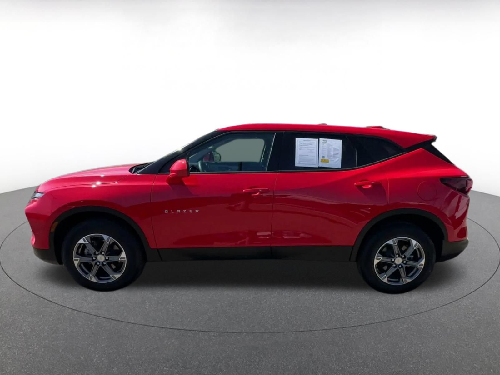 Used 2026 Chevrolet Blazer LT FWD image 8