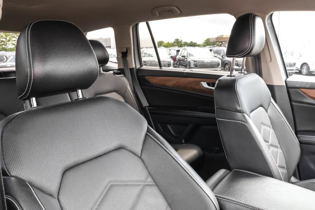 Certified 2024 Volkswagen Atlas SE AWD/4WD image 39