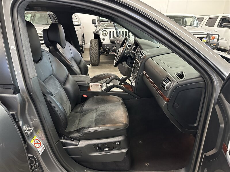 Used 2009 Porsche Cayenne GTS AWD/4WD image 13