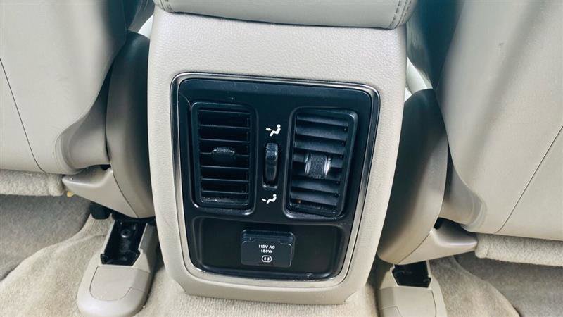 Used 2011 Jeep Grand Cherokee Laredo image 21