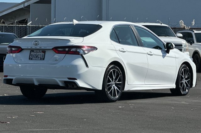 Used 2024 Toyota Camry SE FWD image 4