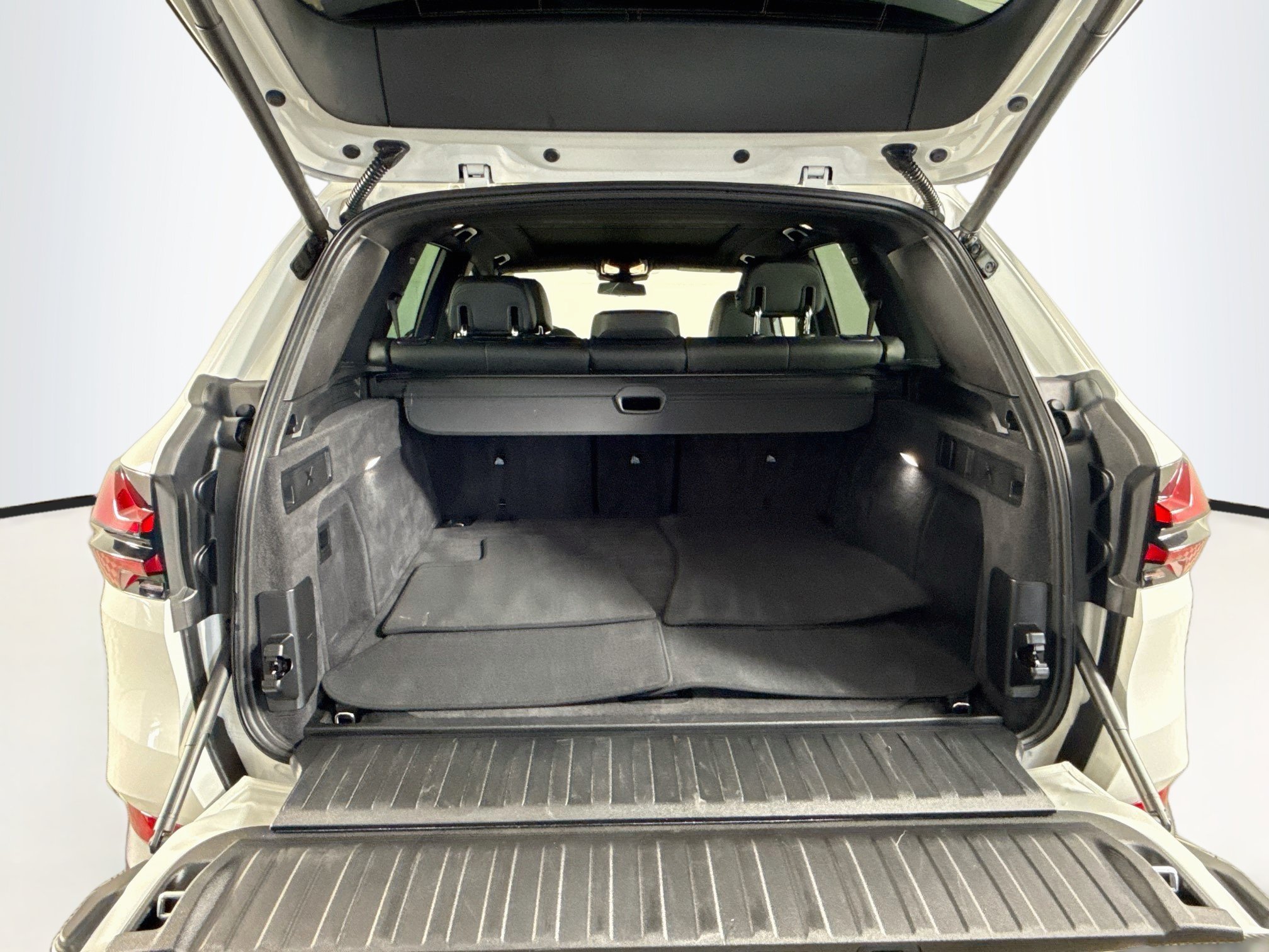 Used 2026 BMW X5 sDrive40i RWD image 35
