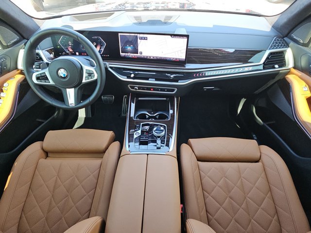 Used 2025 BMW X7 xDrive40i w/ M Sport Package AWD/4WD image 17
