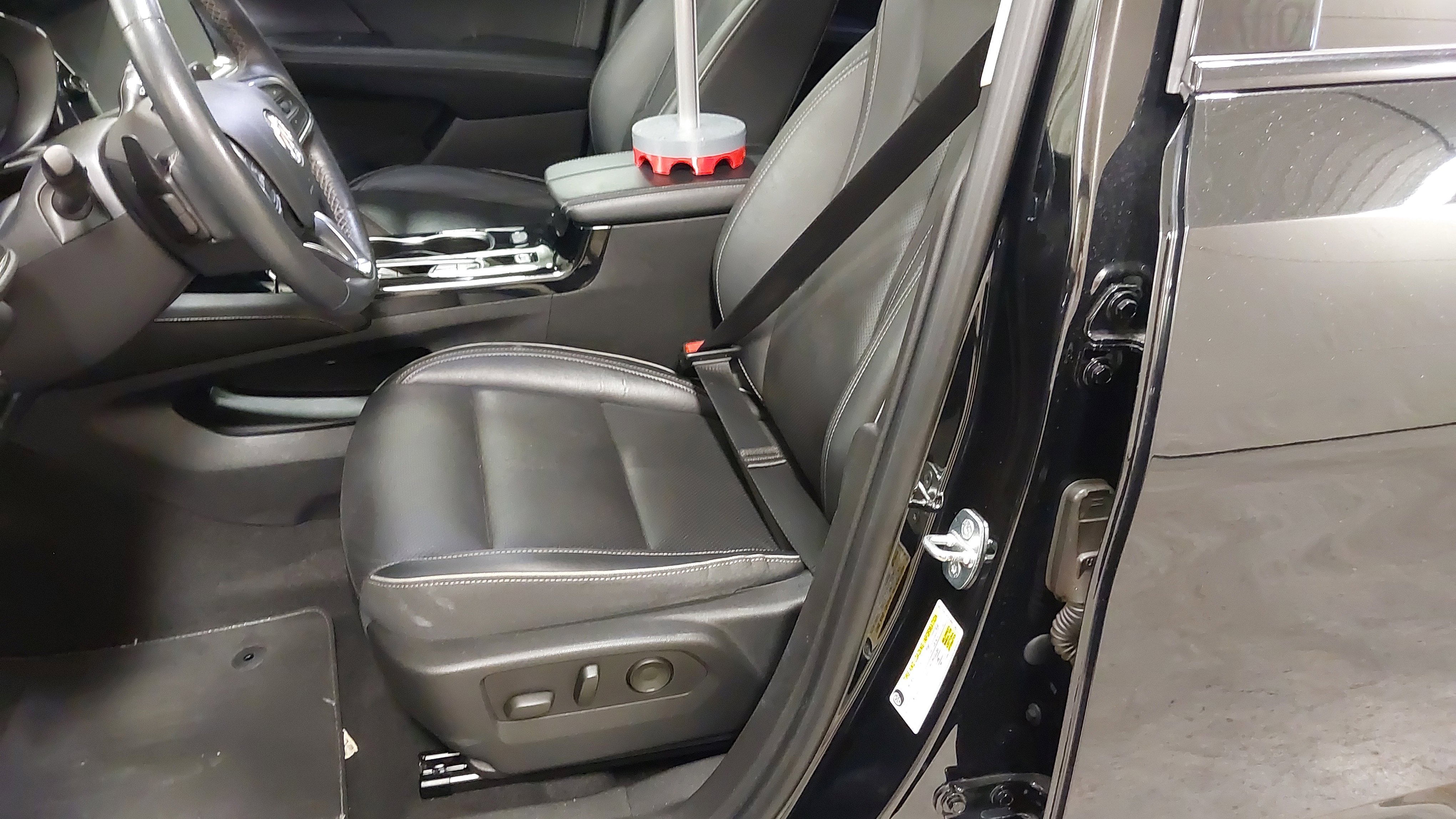 Certified 2021 Buick Envision Essence w/ Technology Package I image 22