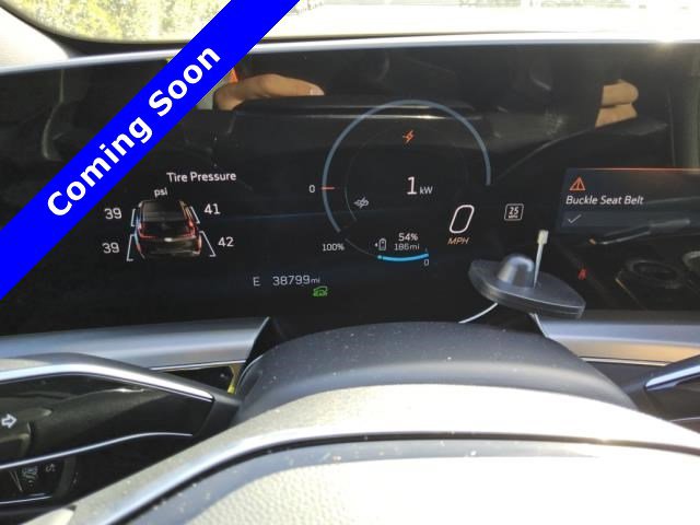 Used 2024 Cadillac Lyriq Sport image 7